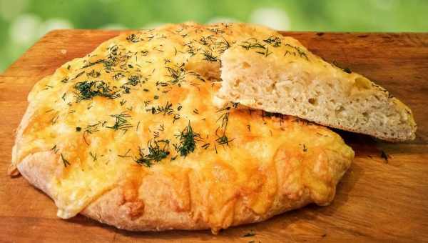 Хлеб с сыром и зеленью в духовке