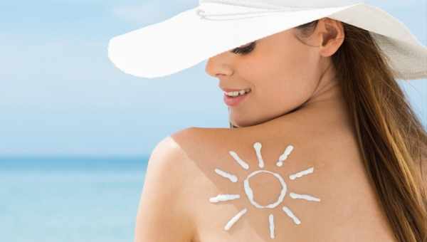 Літній догляд за тілом: сяюча шкіра без опіків