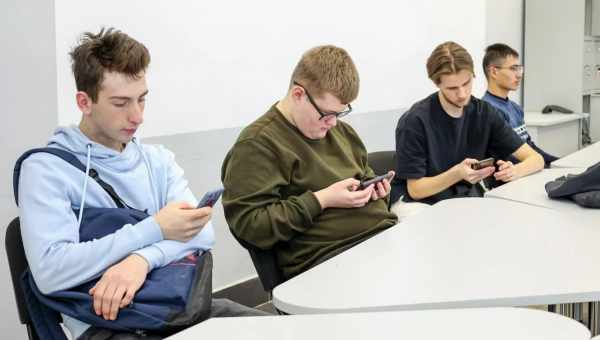 Психиатры обеспокоены зависимостью молодежи от смартфонов